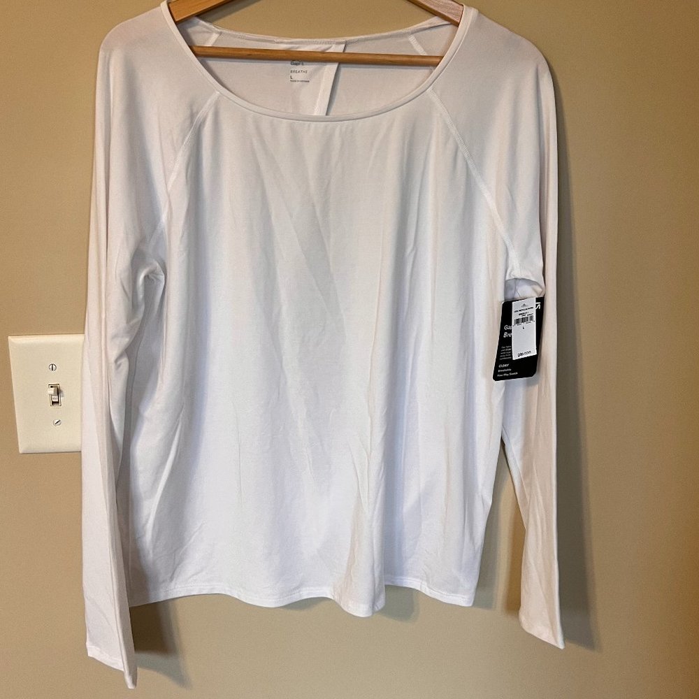 NWT Gap Fit Breathe Open Back Twist Optic White Long-Sleeve Top Size L